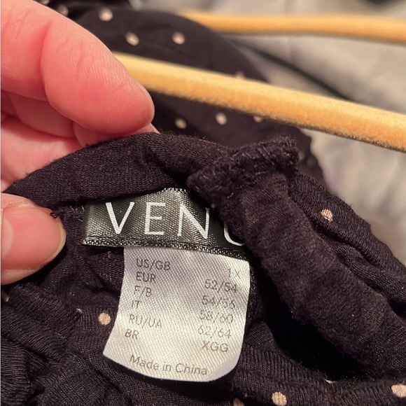 Venus Front Ruched Blouse - Picture 5 of 5